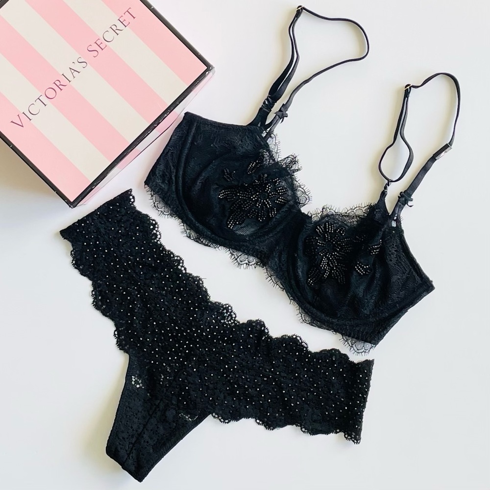 32D SMALL Victoria’s Secret black bra set